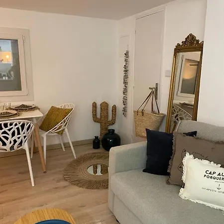 Exceptionnel Studio Vue Mer Refait A Neuf Le Le Rayol-Canadel-sur-Mer Extérieur photo
