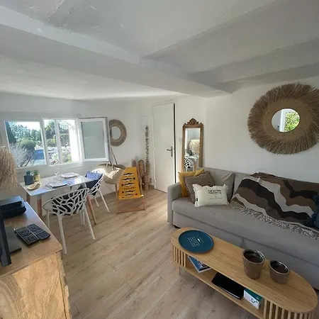 Exceptionnel Studio Vue Mer Refait A Neuf Le Le Rayol-Canadel-sur-Mer Extérieur photo